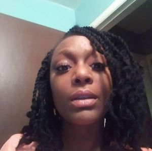 Meet your Posher, Akiea